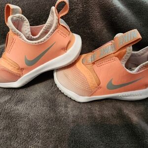 Nike Peach Orange Slip On Sneakers Toddler Girls Size 5 Athletic Shoes Casual